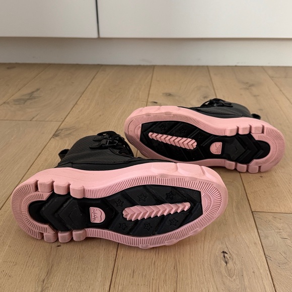 Sorel Caribou X waterproof leather lace-up boot, pink/black, 6.5 - Picture 5 of 5